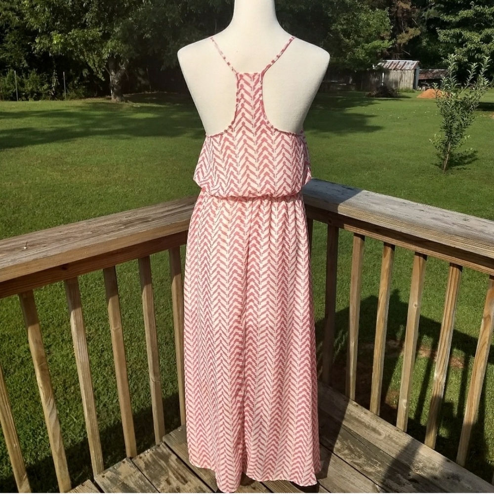 Chevron Patterned Maxi Dress - Picture 2 of 5